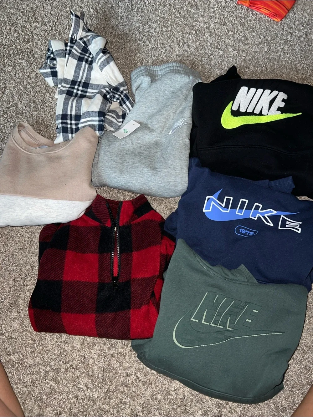 Nike bundle sweatshirts/pants & misc shirts